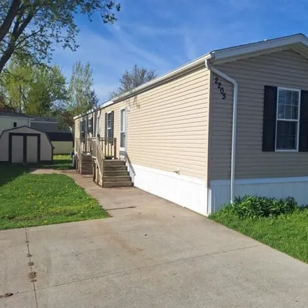 Buy this studio apartment on 2281 Country Acres Street in Cadillac, MI 49601