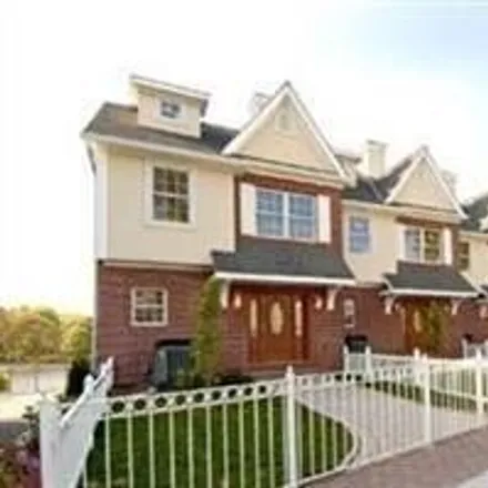 Image 1 - 250 Pelham Road, Residence Park, City of New Rochelle, NY 10805, USA - Townhouse for sale