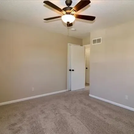 Image 6 - 9007 Armstrong Avenue, Kansas City, KS 66112, USA - Apartment for sale