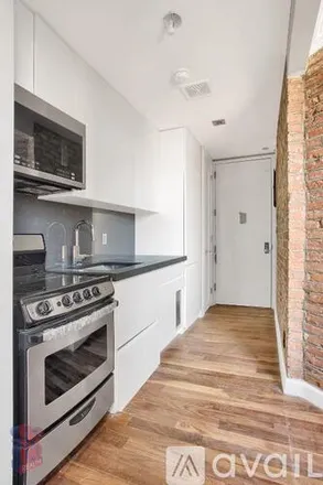 Image 1 - 437 W 53rd St, Unit 2B - Apartment for rent