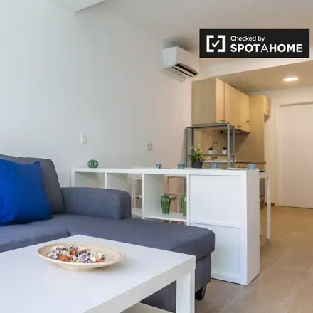 Rent this 1 bed apartment on Carrer del Moianès in 08001 Barcelona, Spain