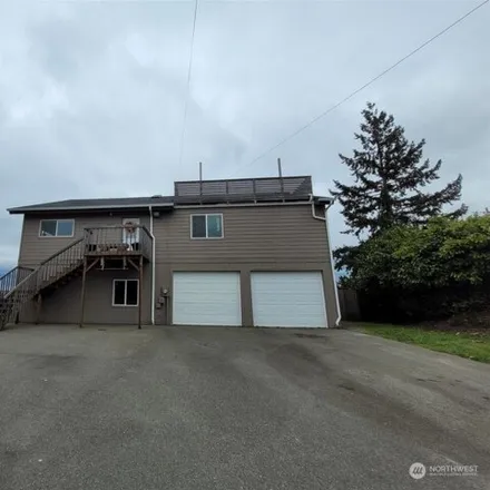 Buy this 6 bed house on 1420 South 19th Street in Tacoma, WA 98405