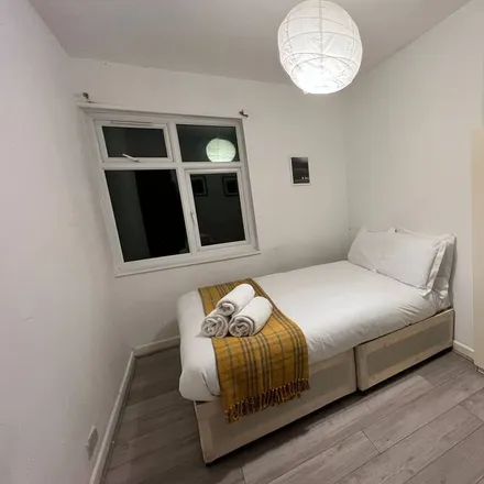 Rent this 1 bed house on London in W12 0AU, United Kingdom