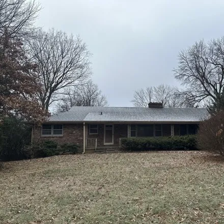 Buy this 3 bed house on 2762 East Glenwood Street in Springfield, MO 65804