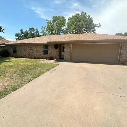 Buy this 3 bed house on 923 Windsor Drive in Altus, OK 73521