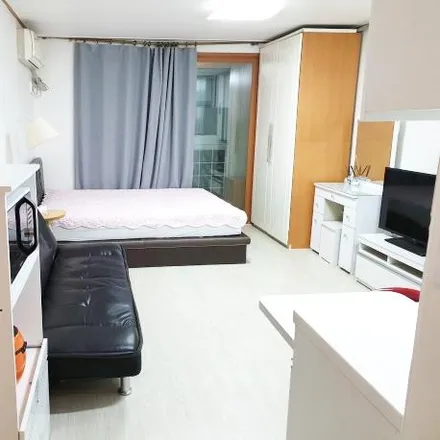 Rent this 1 bed apartment on 178-14 Nonhyeon-dong in Gangnam-gu, Seoul