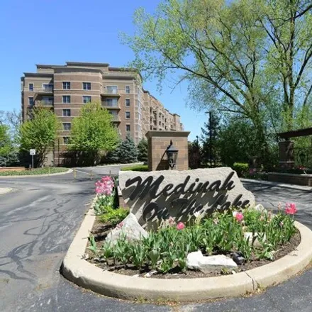 Buy this 2 bed condo on Lakeview Drive in Bloomingdale, IL 60108
