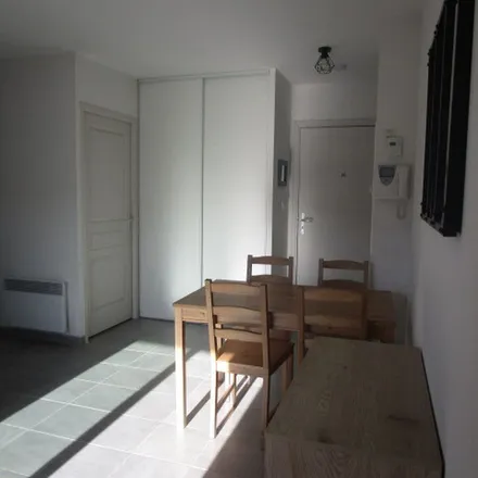 Image 2 - Avenue des Étangs, 11100 Narbonne, France - Apartment for rent