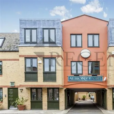 Image 7 - unnamed road, London, W6 0GY, United Kingdom - Loft for sale