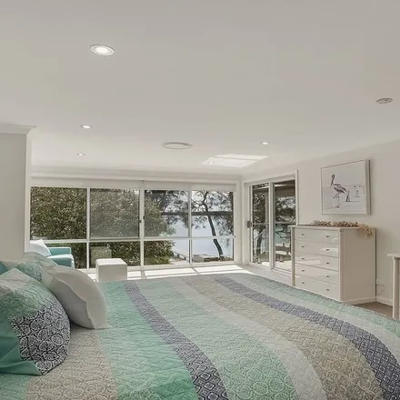 Rent this 5 bed house on Summerland Point NSW 2259