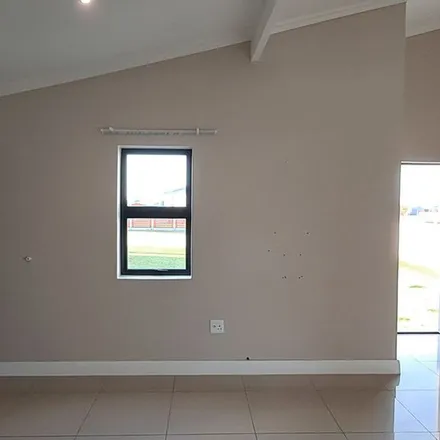 Image 3 - Joslyn Crescent, Nelson Mandela Bay Ward 12, Eastern Cape, 6025, South Africa - Townhouse for rent