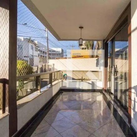 Buy this 5 bed house on Rua Dom Silvério in Sede, Contagem - MG