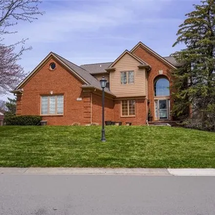 Buy this 4 bed house on 3392 Sawgrass Court in Rochester Hills, MI 48309