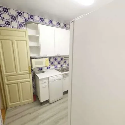Rent this 2 bed apartment on Madrid in Calle de Narváez, 45