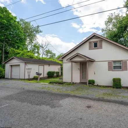 Buy this 3 bed house on 1301 Cain Street in Star City, Monongalia County