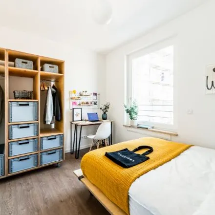 Rent this 5 bed room on Klara-Franke-Straße 8 in 10557 Berlin, Germany