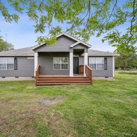 Buy this 3 bed house on 239 Southwest 2nd Street in Wagoner, OK 74467