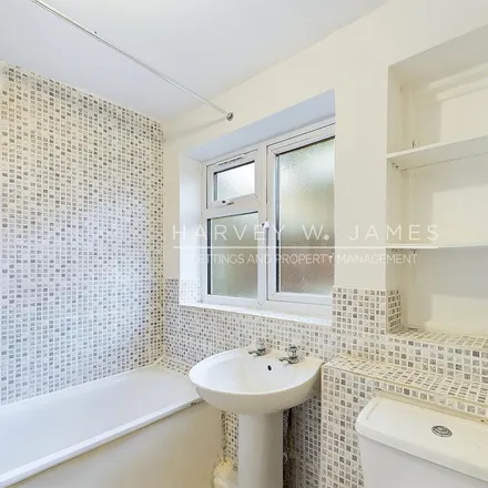 Image 7 - 56 Glenavon Road, London, E15 4DE, United Kingdom - Townhouse for rent