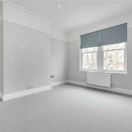 Image 4 - Taybridge Road, London, SW11 5PX, United Kingdom - Apartment for rent