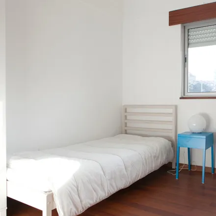 Rent this 6 bed room on Rua de Latino Coelho 46 in 48, 50