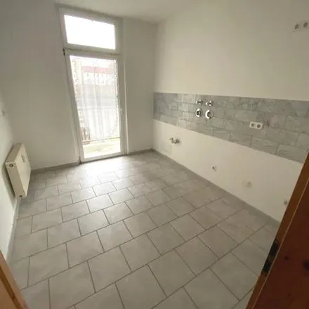 Rent this 4 bed apartment on Lingnerstraße 1 in 39114 Magdeburg, Germany