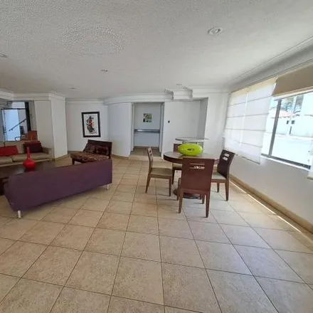 Rent this 4 bed apartment on Planet IceCream in Avenida Eloy Alfaro, 241550