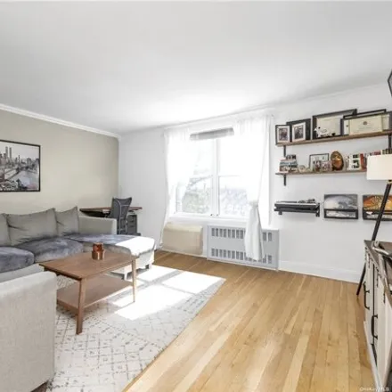 Image 4 - 209-10 41st Avenue, New York, NY 11361, USA - Apartment for sale