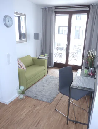 Rent this 2 bed apartment on Kindertagesstätte Paulus in Römischer Ring 19, 60486 Frankfurt