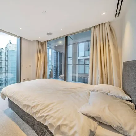 Rent this 1 bed apartment on 3 Merchant Square in London, W2 1AS