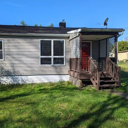 Buy this 2 bed house on 139 Bennett Avenue in Milford Township, PA 18337