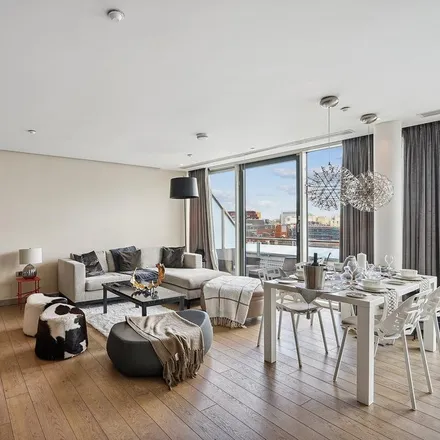 Rent this 2 bed apartment on Burger & Lobster Leicester Square in 10 Wardour Street, London