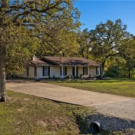 Buy this 3 bed house on 20 Raven Drive in Steep Hollow, Brazos County