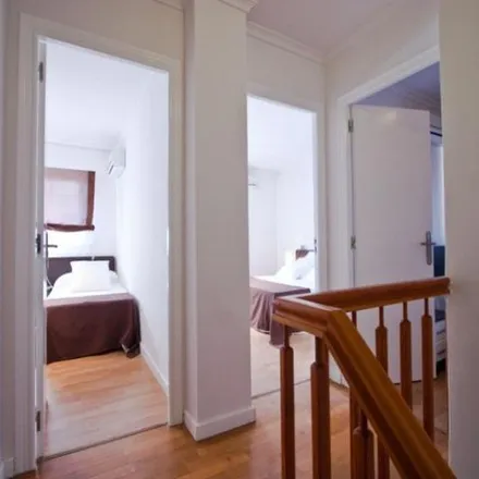 Rent this 3 bed apartment on Farmacia Casaudoumecq in Avinguda de l'Institut Obrer de València, 46023 Valencia