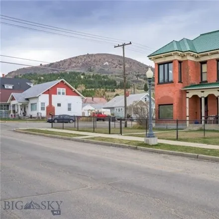Buy this 4 bed house on 207 West 6th Street in Anaconda, MT 59711