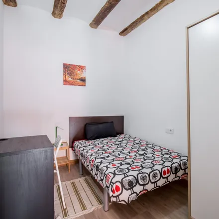 Rent this 2 bed room on Carrer de Corretger in 9, 08003 Barcelona