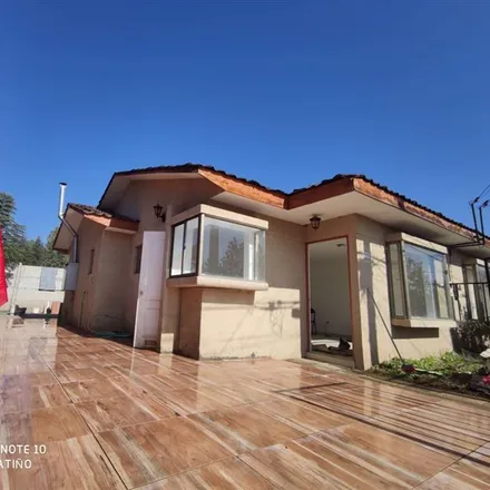 Rent this 2 bed house on Aberto Díaz Hurtado in 210 0000 Calle Larga, Chile