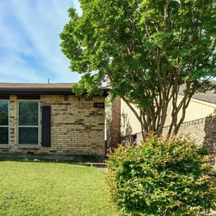 Buy this 3 bed house on 1876 Abshire Lane in Dallas, TX 75228