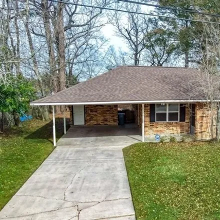 Buy this 3 bed house on 930 East Hamilton Street in Gonzales, LA 70737