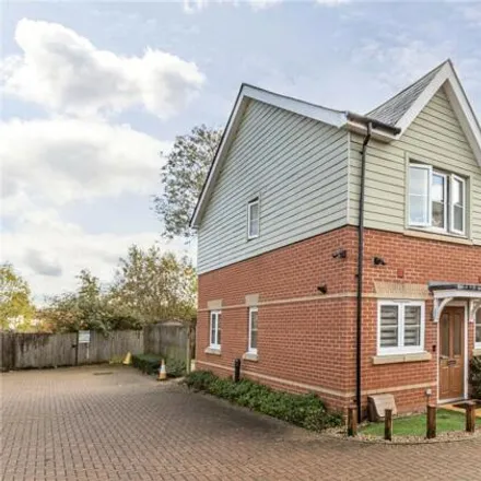 Buy this 2 bed house on unnamed road in Chertsey, KT16 9AZ