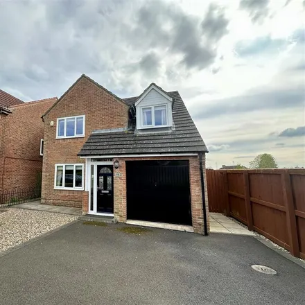 Rent this 3 bed house on Bluebell Close in Darlington, DL3 0YU
