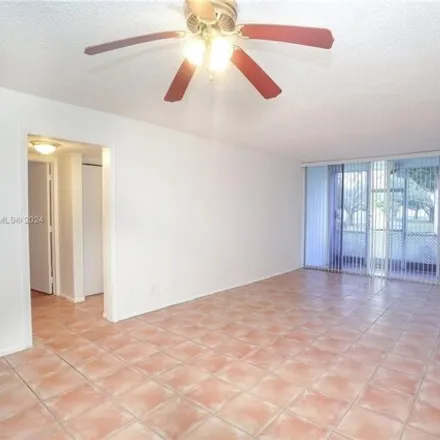 Image 7 - 9498 Evergreen Place, Pine Island, FL 33324, USA - Condo for rent