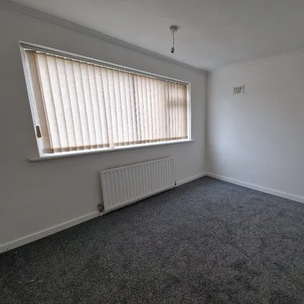 Image 5 - Wood Close, Chapeltown, S35 1QZ, United Kingdom - House for rent