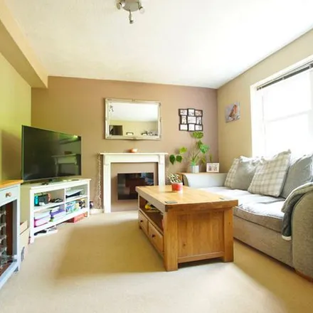 Rent this 1 bed apartment on Station Road in Leatherhead, KT22 7FG