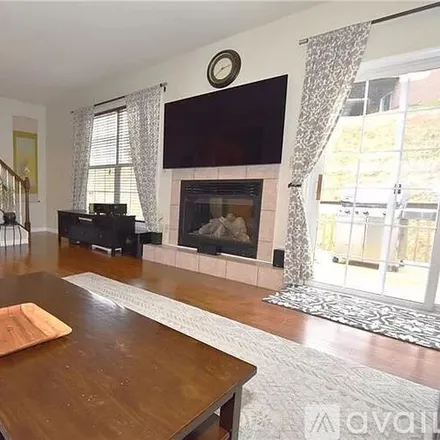 Image 3 - 10562 Forest Hill Drive, Unit 10562 - Townhouse for rent