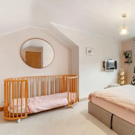 Image 6 - Graham Close, Hutton, CM13 1HJ, United Kingdom - Duplex for sale