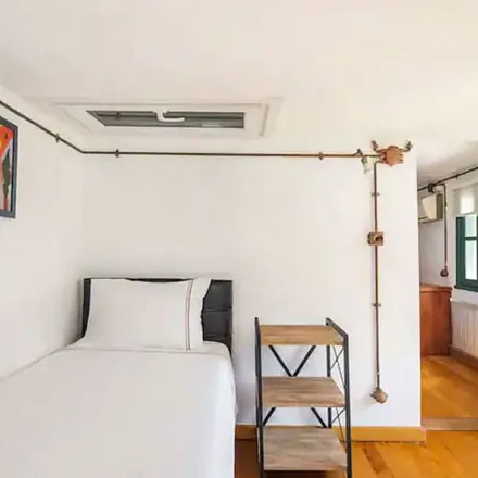Rent this 3 bed apartment on Fener in Kadir Has Caddesi, Fatih