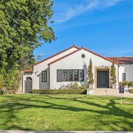 Rent this 3 bed house on 514 Walden Drive in Beverly Hills, CA 90210