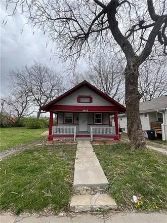 Image 2 - 5937 Wabash Avenue, Kansas City, MO 64130, USA - House for sale