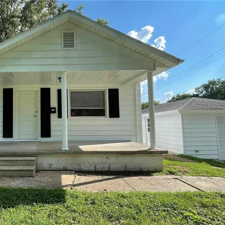 Buy this 2 bed house on 1724 Stevens Street in Belleville, IL 62226