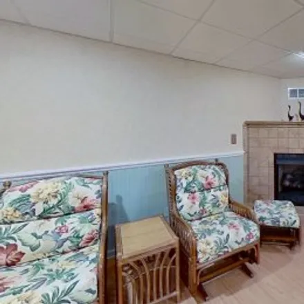 Image 1 - 10872 Sherry Lane, Plymouth Township, Salem - Apartment for sale